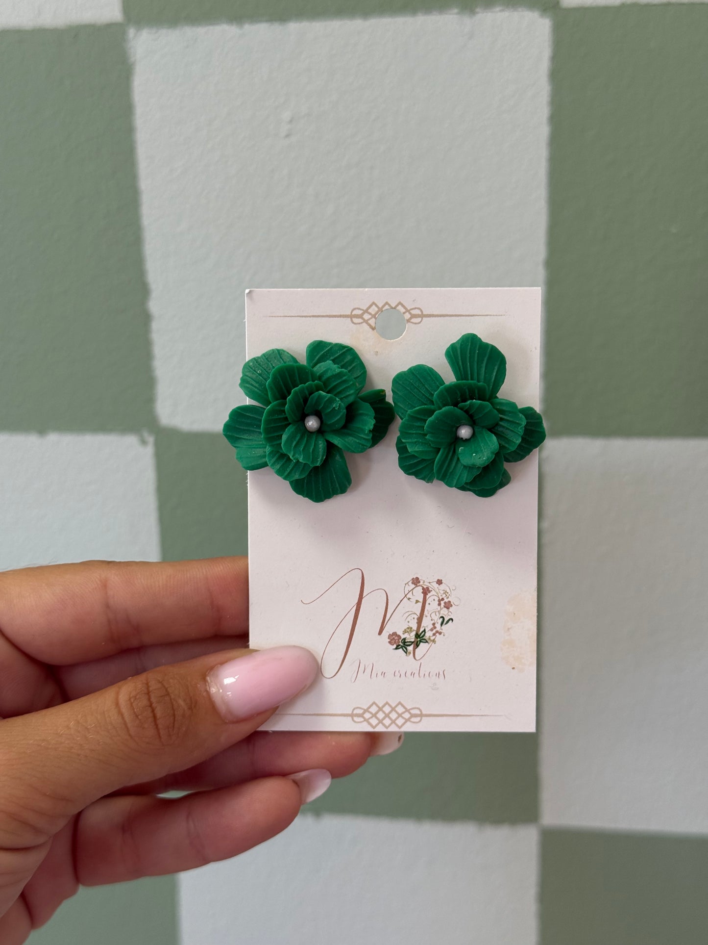 Boucle d’oreille fleurs verte
