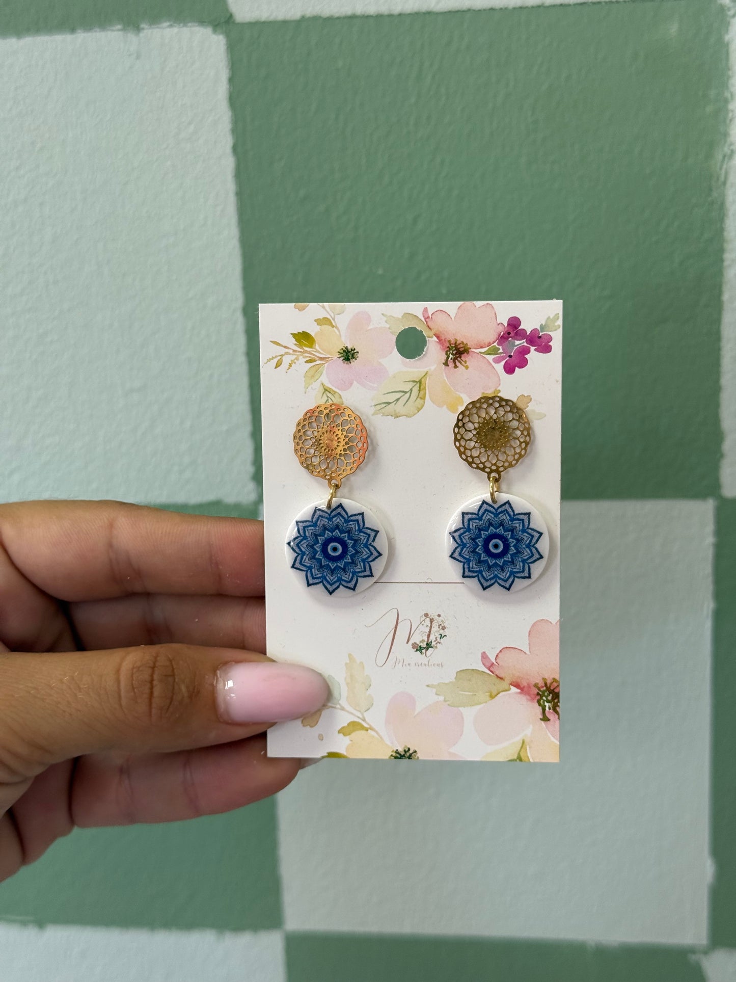 Boucle d’oreille bleu et blanche