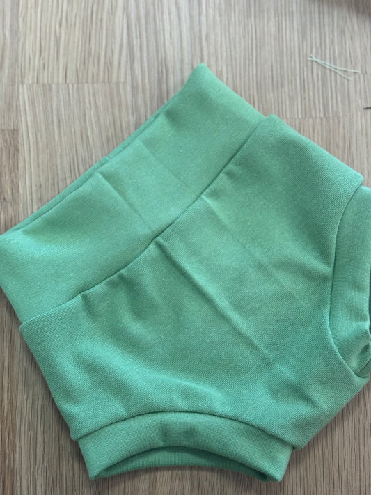 Short enfant taille haute pomme verte