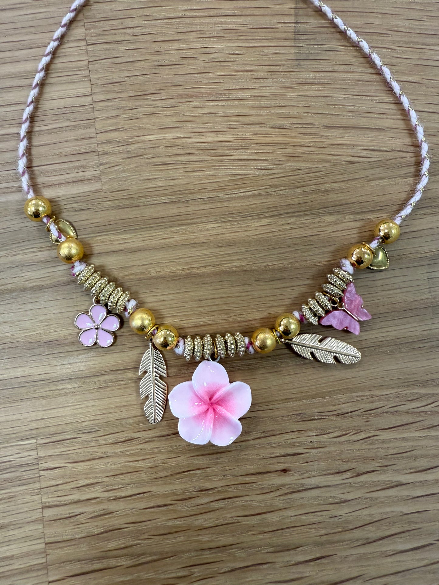 Collier cordon fleurs