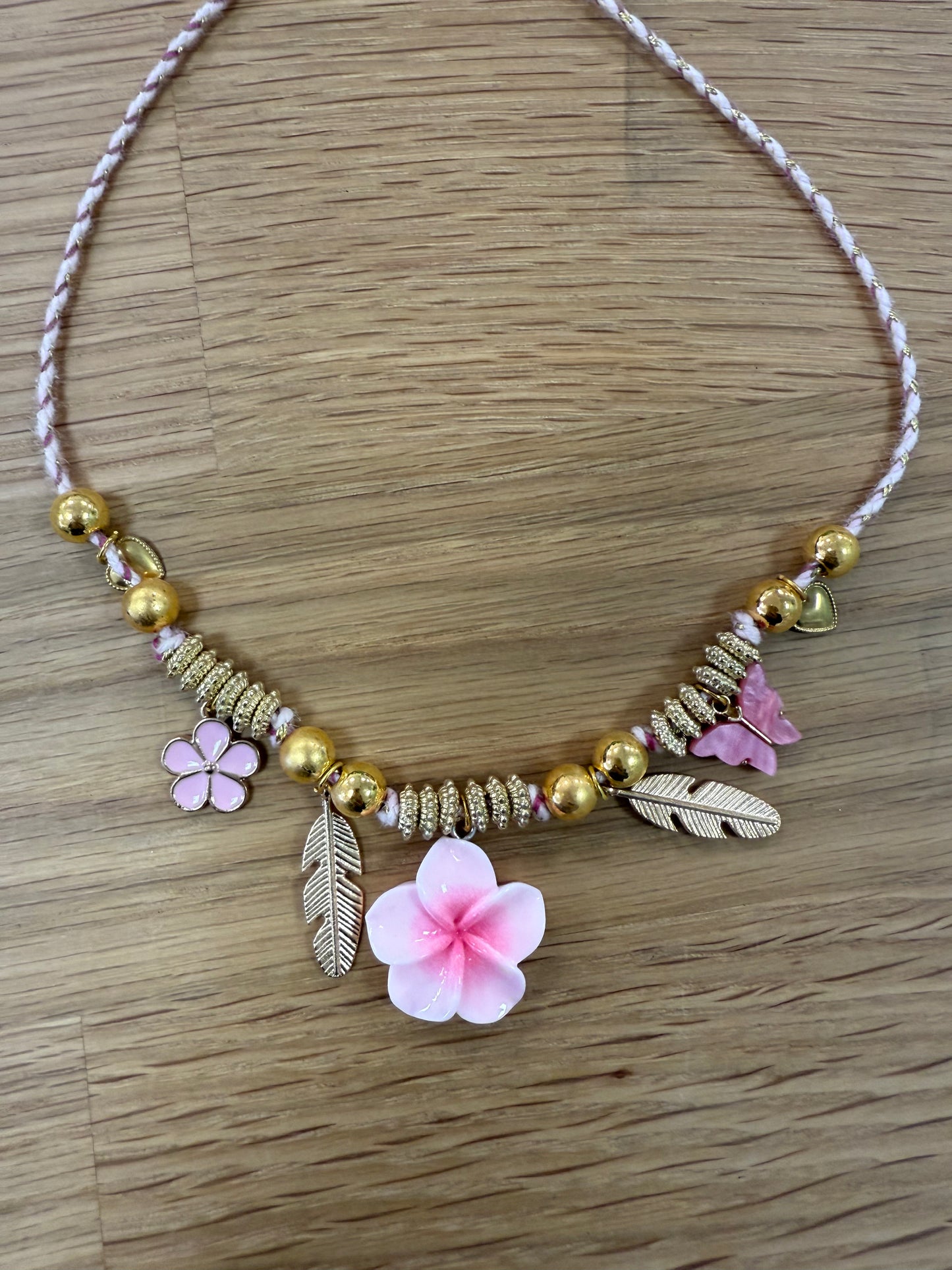 Collier cordon fleurs