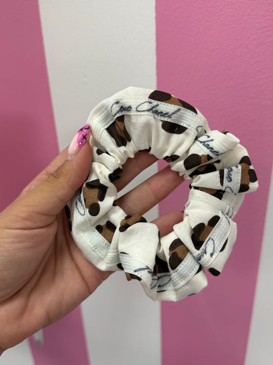 Chouchou de luxe upcyclé - Coco Chanel