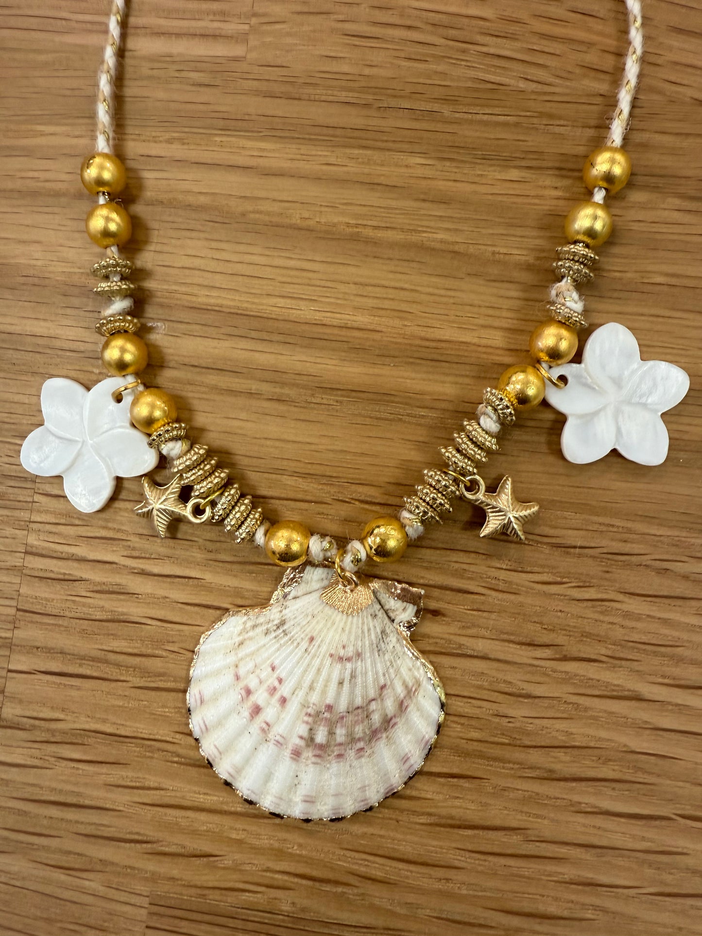 Collier cordon coquillage