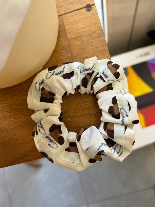 Chouchou de luxe upcyclé - Coco Chanel